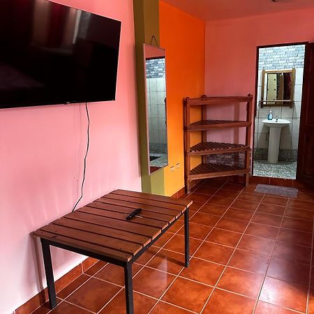 Sandy Toes Hostel Sámara Zewnętrze zdjęcie